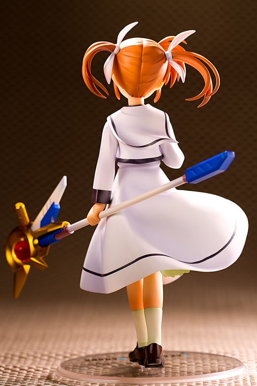 Nanoha Takamachi from Magical Girl Lyrical Nanoha Figure Review