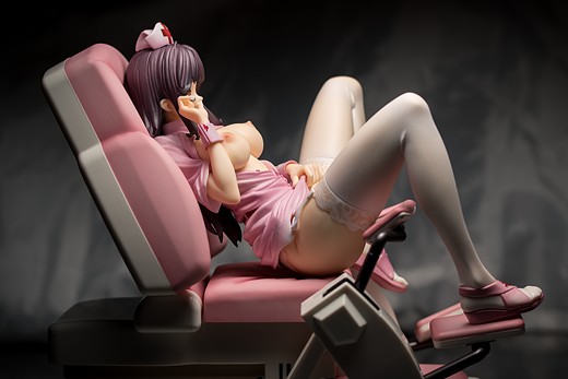 Momoi figure