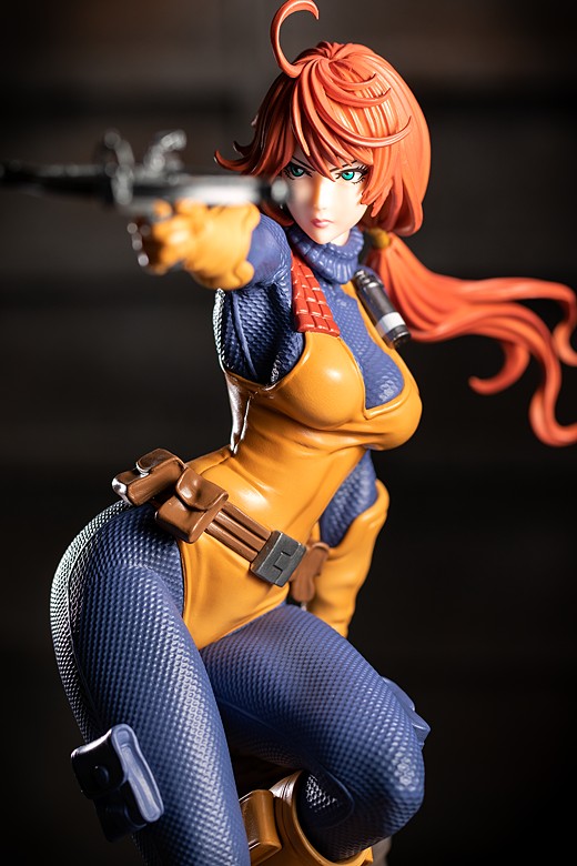 Scarlett figure