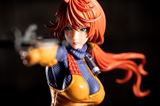 Scarlett figure