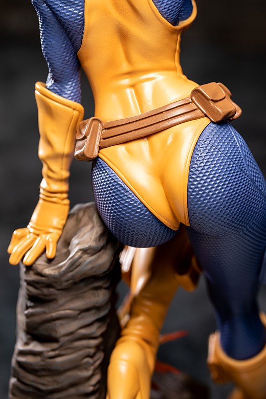 Scarlett figure