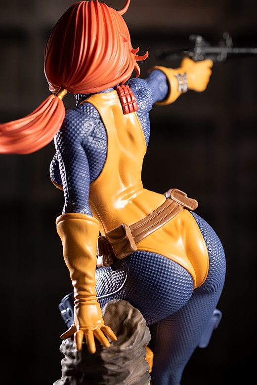 Scarlett figure