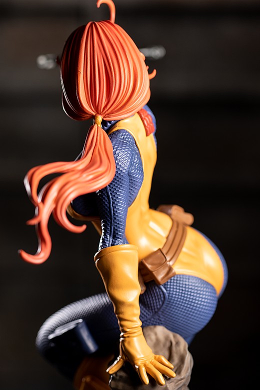 Scarlett figure