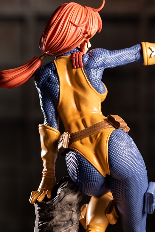 Scarlett figure