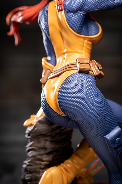 Scarlett figure