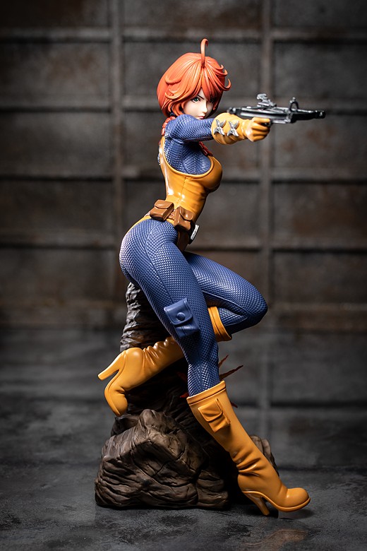 Scarlett figure