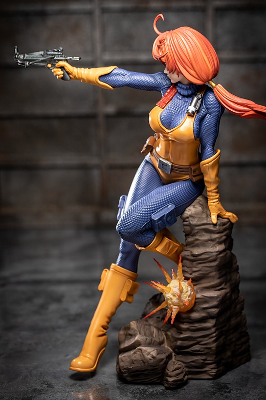 Scarlett figure