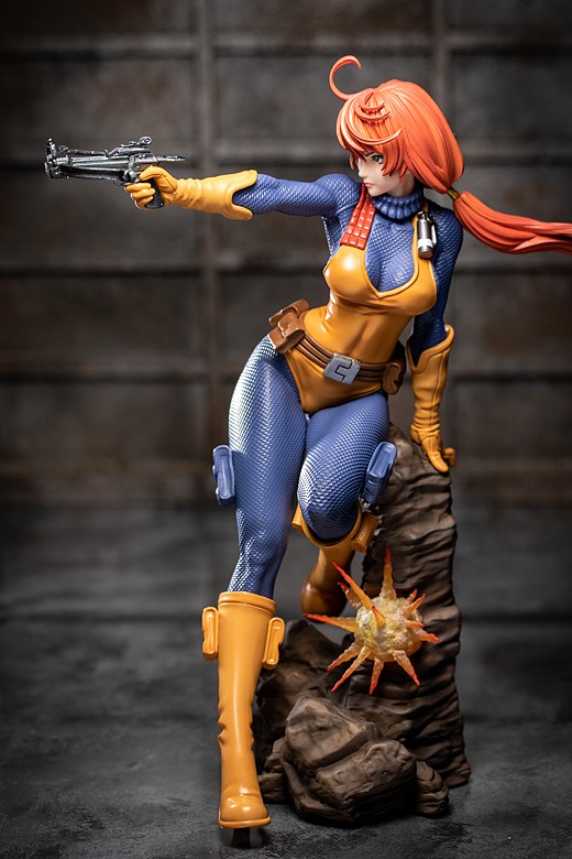 Scarlett figure