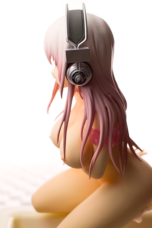 Super Sonico Figure Review