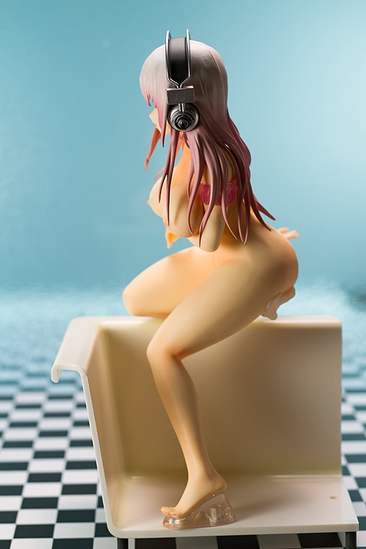 Super Sonico Figure Review