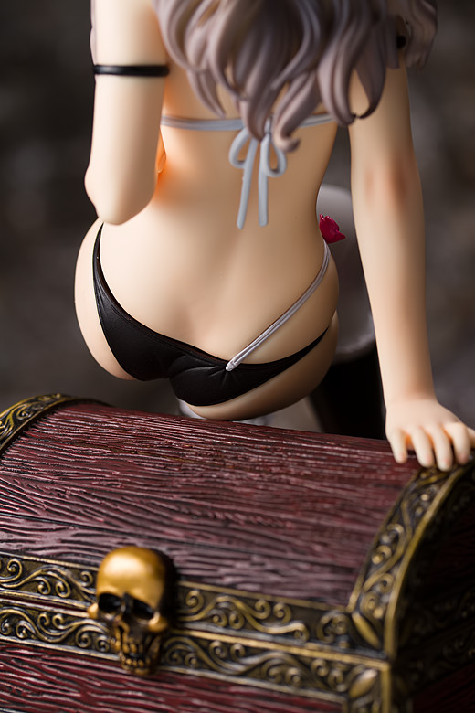 Velvet figure by Alphamax