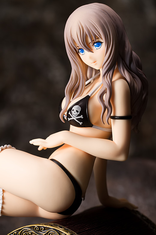 Velvet figure by Alphamax