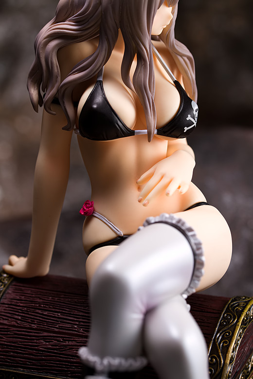 Velvet figure by Alphamax