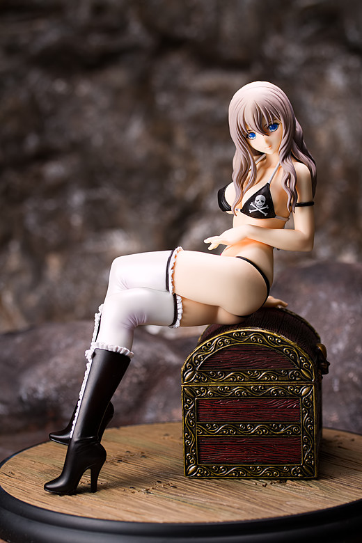 Velvet figure by Alphamax