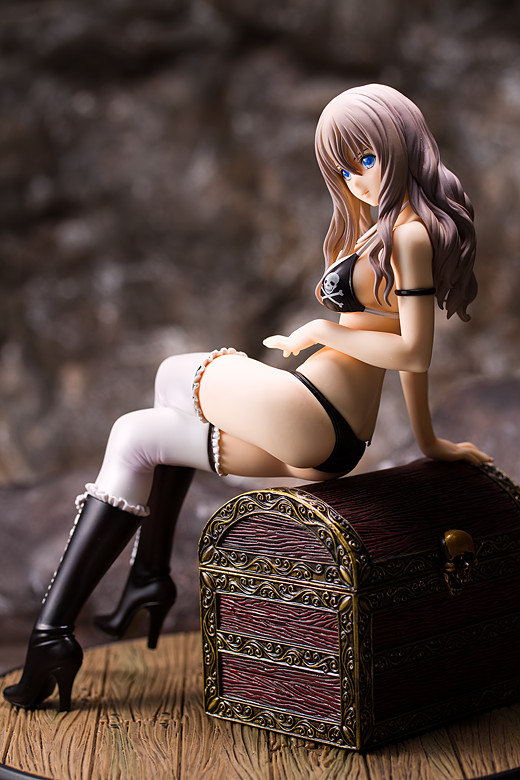 Velvet figure by Alphamax