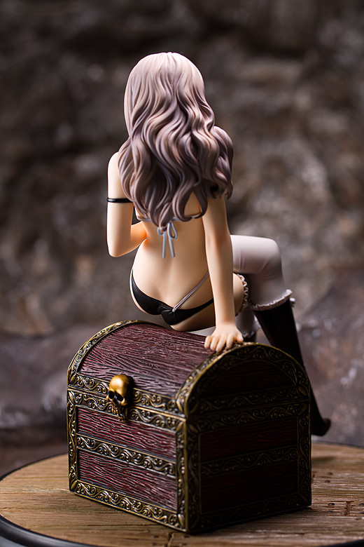 Velvet figure by Alphamax