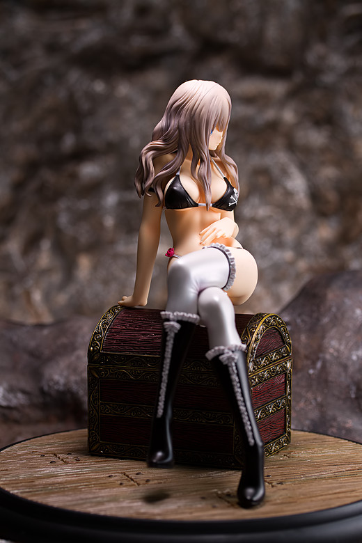 Velvet figure by Alphamax