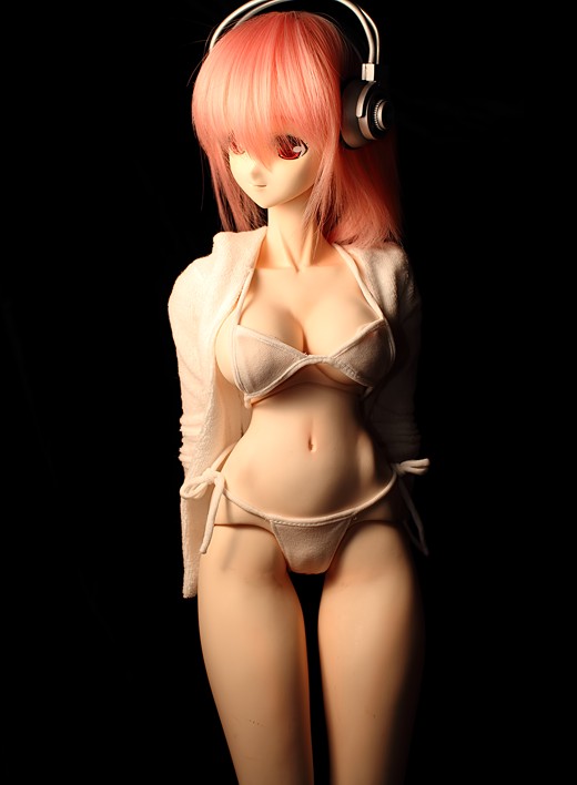 Sonico looking pensive